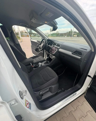 Volkswagen Tiguan cena 114900 przebieg: 83000, rok produkcji 2020 z Warszawa małe 172